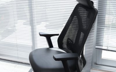 La postura correcta para trabajar sentado y evitar problemas de espalda